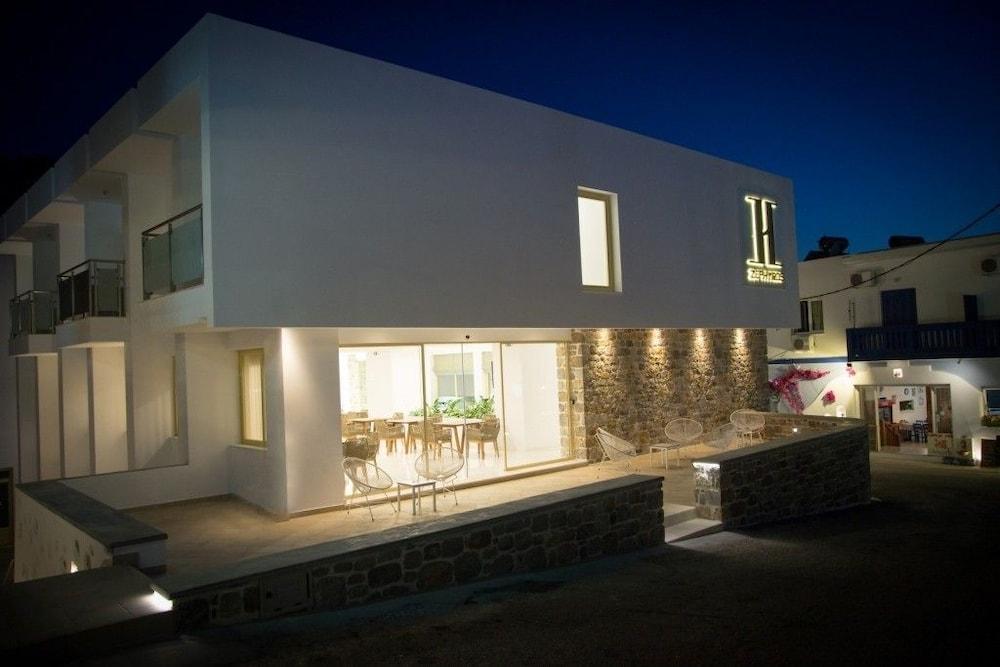 Zephyros Hotel Myrties Exterior photo
